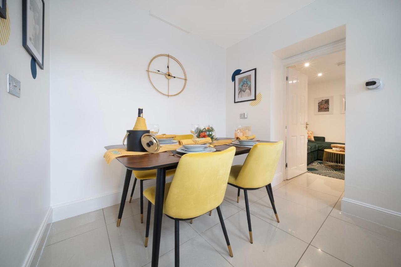 1 Bed House, Free Parking, 15 Minutes From Cheltenham Races Gloucester Dış mekan fotoğraf