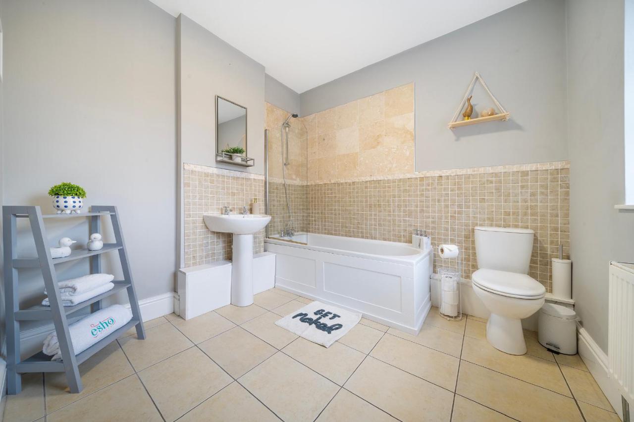 1 Bed House, Free Parking, 15 Minutes From Cheltenham Races Gloucester Dış mekan fotoğraf