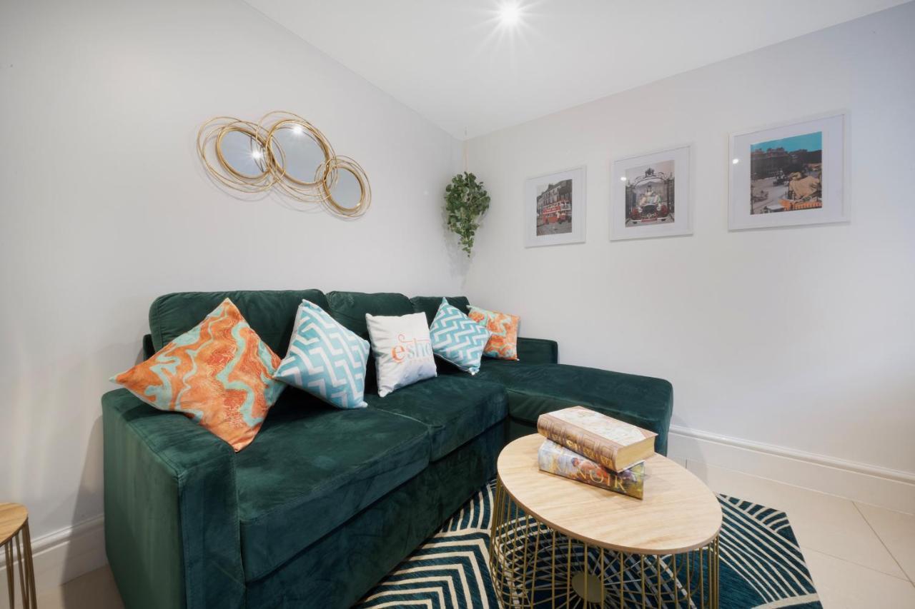 1 Bed House, Free Parking, 15 Minutes From Cheltenham Races Gloucester Dış mekan fotoğraf