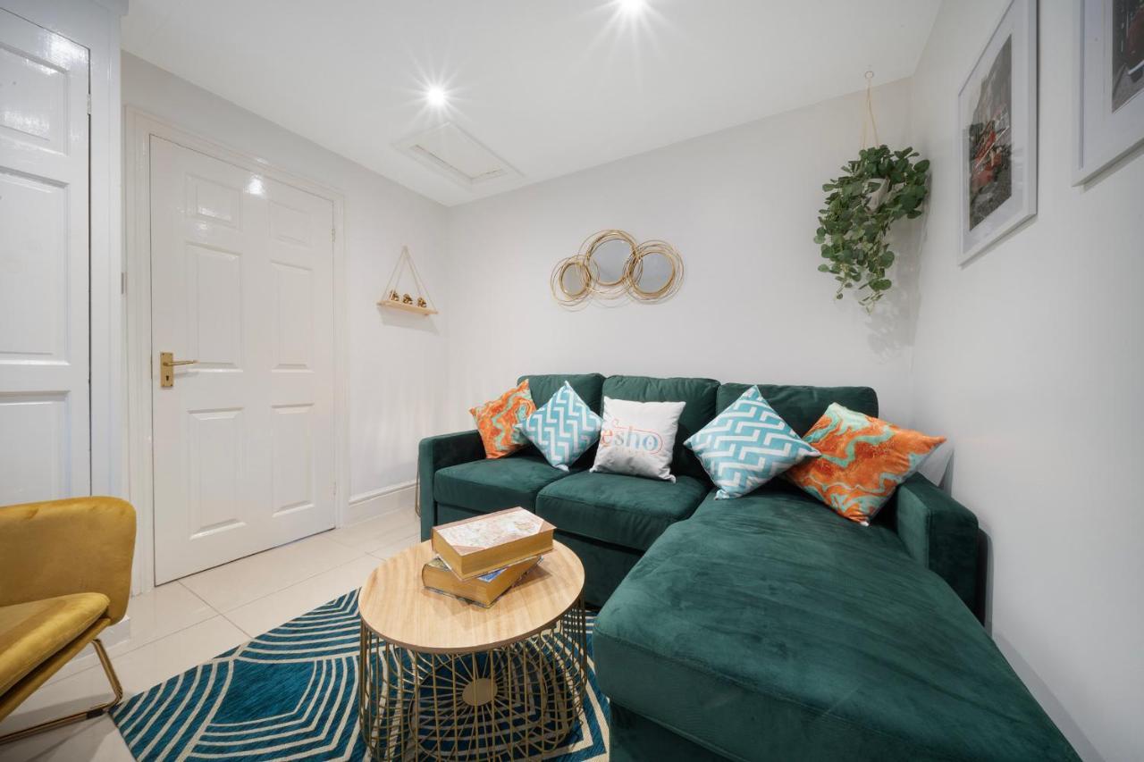 1 Bed House, Free Parking, 15 Minutes From Cheltenham Races Gloucester Dış mekan fotoğraf