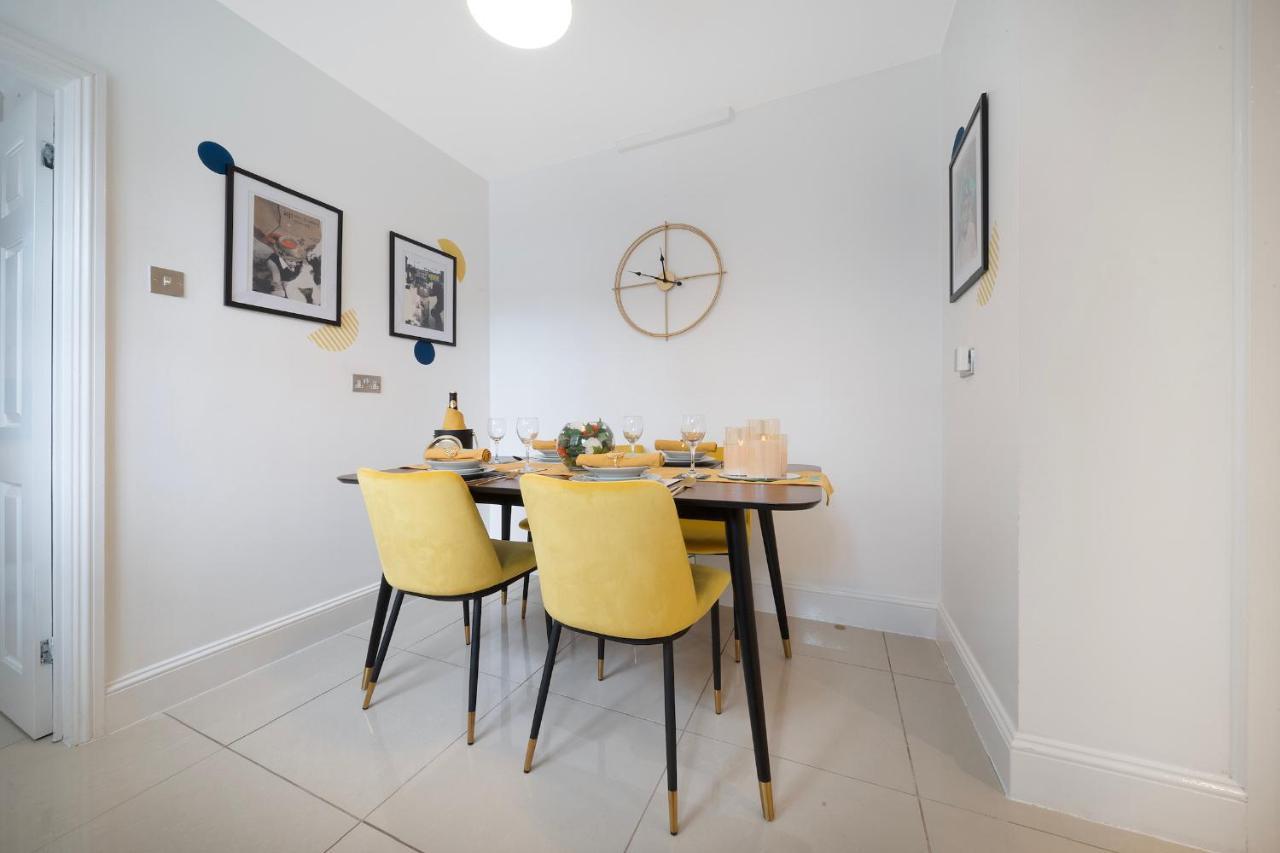 1 Bed House, Free Parking, 15 Minutes From Cheltenham Races Gloucester Dış mekan fotoğraf